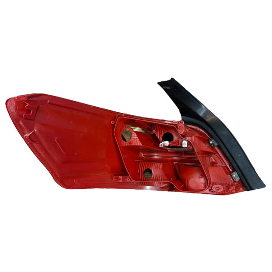 Foco Trasero Derecho para Peugeot 301 (2013–2017) – Sin Circuito Eléctrico
